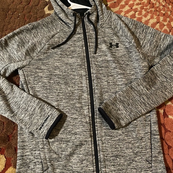 Under Armour Heathered Gray Athletic Shirt - Picture 5 of 5